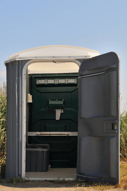 Portable Toilet Options We Offer in Freer, TX